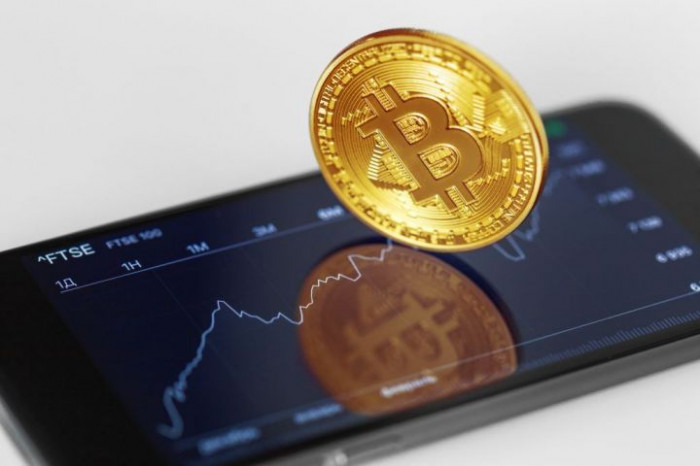 Pasar Kripto Melemah: Bitcoin Bertahan di $66.000, Investor Cermati Data Ekonomi AS